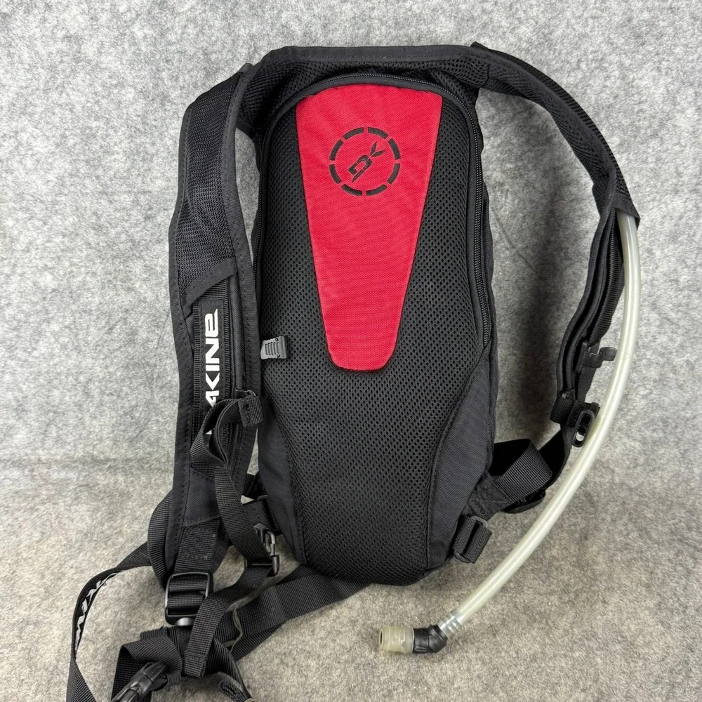 DAKINE SHUTTLE 70oz 2L Hydration Pack‎ Backpack Biking Hiking Red Black